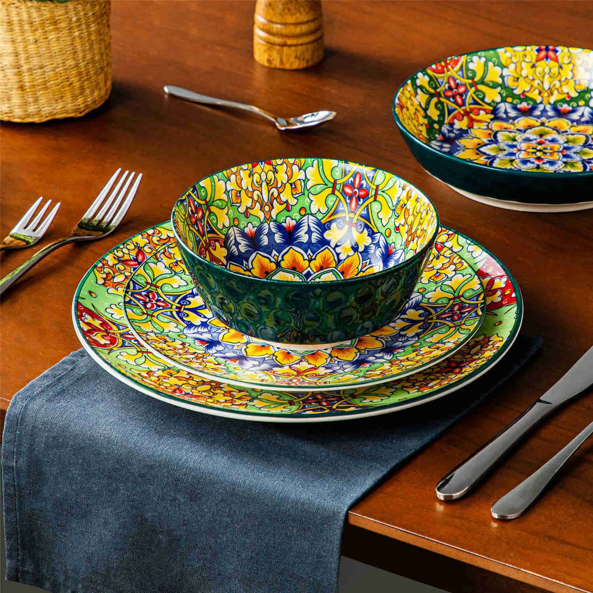 Simi 24 Piece Dinnerware Set