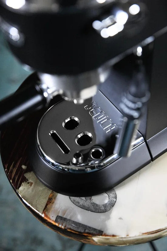 Dedica Style EC685.BK - Pistonmachine - Black