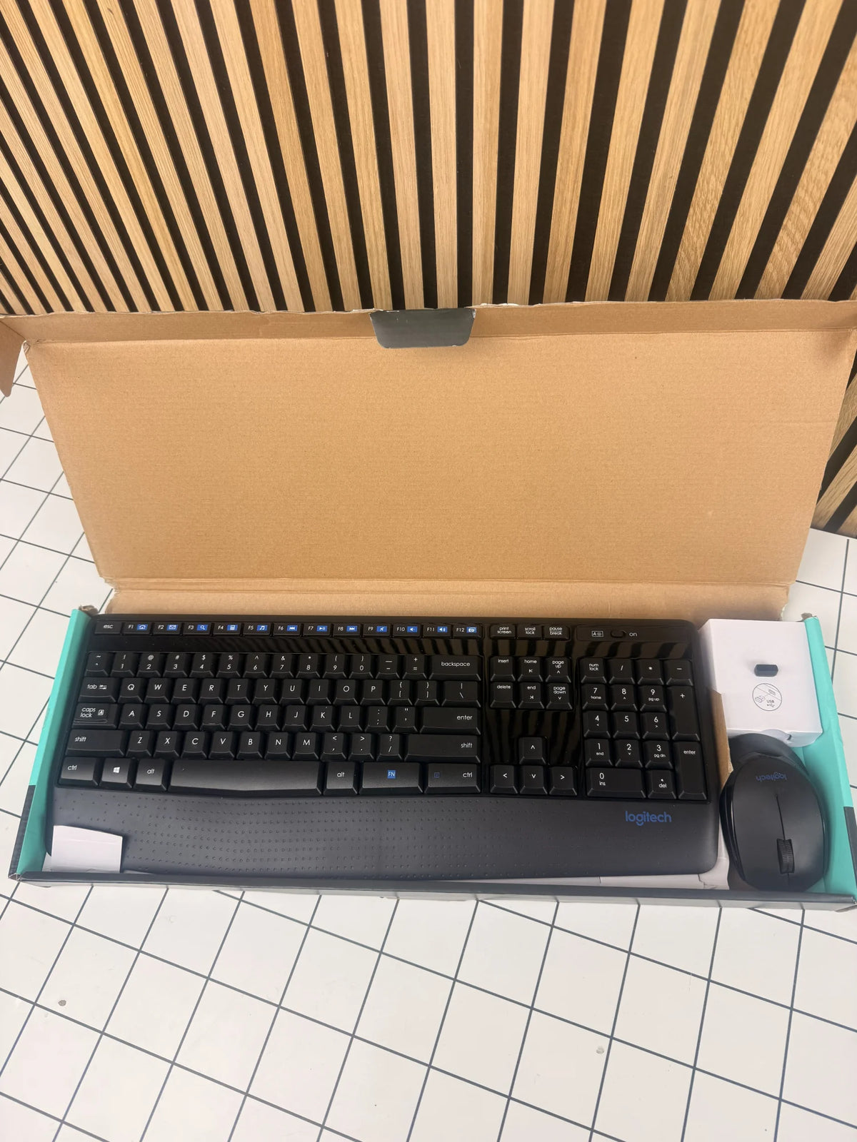 Logitech MK345 Comfort - Qwerty Draadloos Toetsenbord