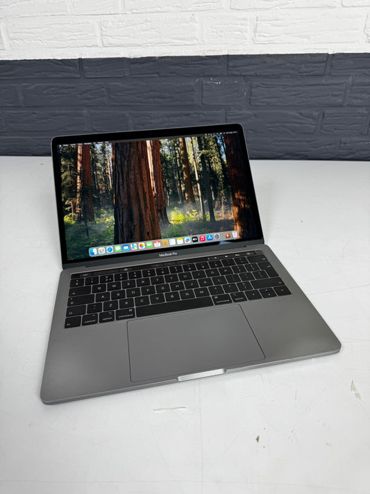 MacBook Pro 13-inch (2018) – 16GB / 256GB – Gebruikt