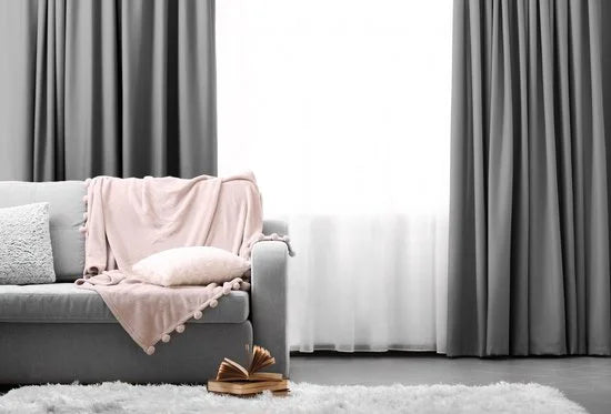LIFA LIVING Gordijn - Zilvergrijs - Verduisterend & Geluidswerend - Black-Out Gordijnen - Verduisteringsgordijnen met Haken - 100% Polyester - 150 x