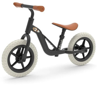 Chillafish Loopfiets 2 jaar - Lichtgewicht met verstelbaar zadel en stuur - Zwart - Loopfiets voor jongens en meisjes tot 4 jaar met handvat om te dr